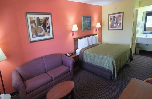 Hawkinsville Apartment | NON SMOKING DOUBLE SUITE #2