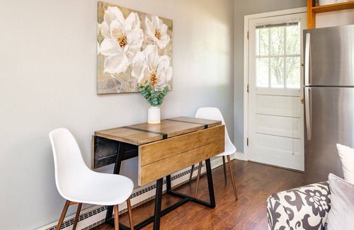 Waynesboro House | Nona's Cottage-Waynesboro/Shenandoah Valley, VA