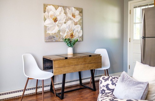 Waynesboro House | Nona's Cottage-Waynesboro/Shenandoah Valley, VA