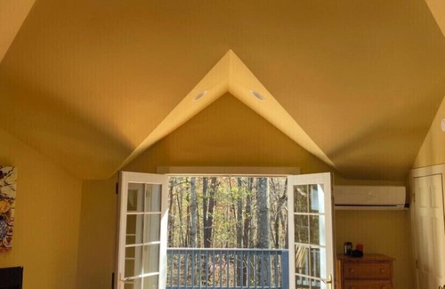 Reva House | Nonesuch Farm and guest house: private Shenandoah retreat