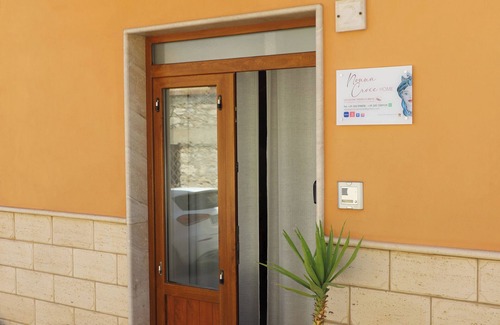 San Giovanni Gemini Apartment | Nonna Croce Home - Furnished apartment for short-term rental