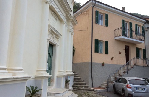 Degna House | Nonna house among the olive trees in a village in Liguria