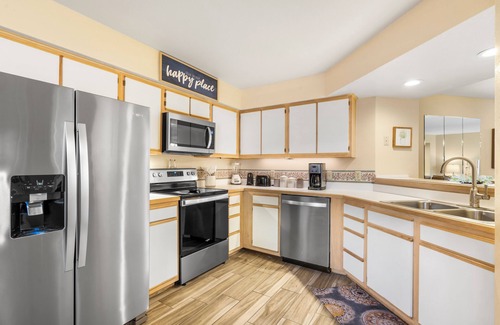 Table Rock Condo | Nonnie's Nest - Check In & Check Out at Noon!