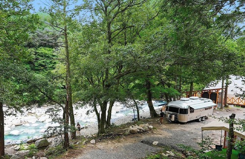 Higashiomi Cabin | Nonsmoking Airstream Trailer house For overn/Higashiomi Shiga