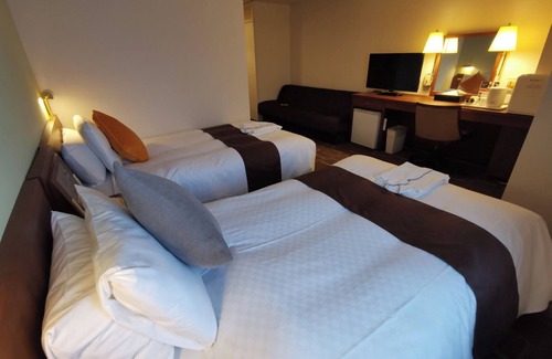 Minamisenba Hotel | Nonsmoking Deluxe Twin Breakfast included vs/Osaka Ōsaka