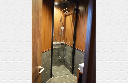 Narita Hotel | NonsmokingSemidouble family room with cypress bath/Narita Chiba