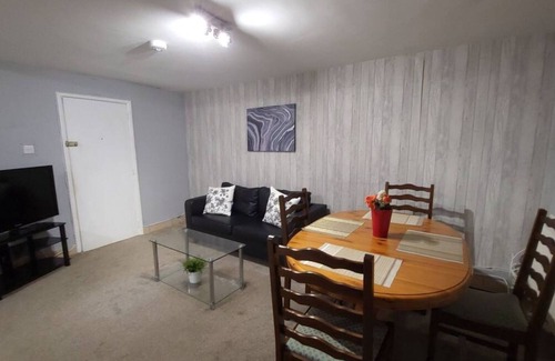 Bradley Stoke Apartment | Nook, 3 Bedrooms Apartment