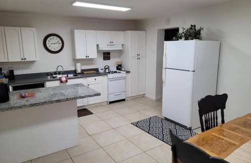 Lakeside Apartment | Noonan's Nest