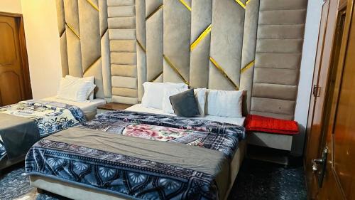 Johar Town House | Noor INN Guest House
