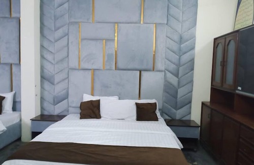Johar Town House | Noor INN Guest House