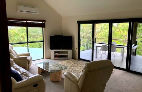 Ninderry House | Noosa Hinterland acreage close to Coolum beach