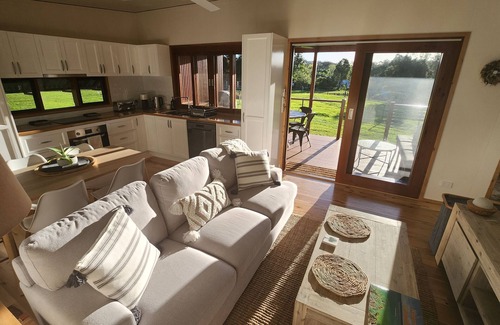 Pomona Cottage | Noosa Hinterland Cottage - Illusion of seclusion in Pomona
