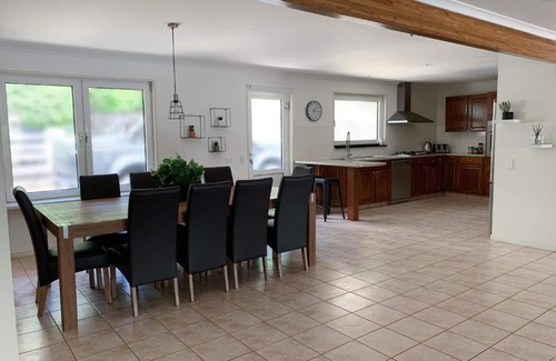 Belli Park House | Noosa hinterland Hidden valley retreat