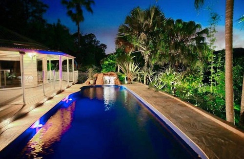 Belli Park House | Noosa hinterland Hidden valley retreat