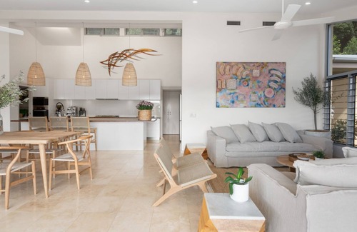 Cooroy Mountain House | Noosa Mountain Retreat