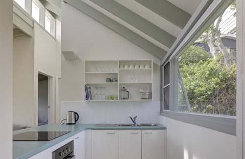 Norah Head Cottage | Norah Beach Shack 1 - 30m for the beach!