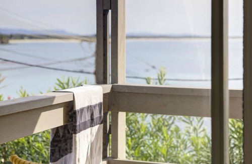 Norah Head Cottage | Norah Beach Shack 1 - 30m for the beach!