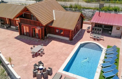 Casabermeja Cabin | Nordic cottage on the Costa del Sol, enjoy the Andalusian climate with swimming pool!