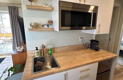 Center City House | Nordic Harbor | Room 6 | Silver Birch - Suite
