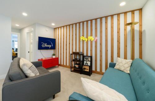 West Edmonton House | Nordic Retreat near West Edmonton Mall with Hot Tub & Lounges
