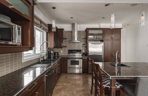 Saint-Brigitte-de-Laval House | Nordlys with hot tub - lake access & petfriendly