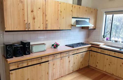 Warrnambool House | NORFOLK COTTAGE large central house free wifi