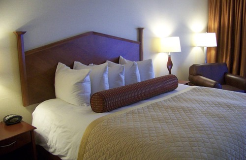 Norfolk Hotel | Norfolk Country Inn & Suites