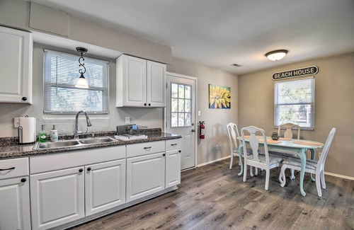 North Camellia Acres Cottage | Norfolk Home w/Private Yard - Walk to Beach!