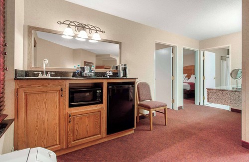 Norfolk Hotel | Norfolk Lodge & Suites, an Ascend Collection Hotel