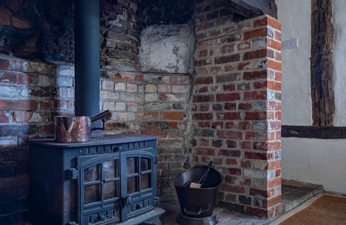 Banham House | Norfolk's oldest house? Heritage property with free parking for 3+ cars