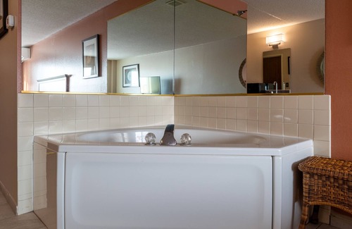 Roseau Hotel | Norland Inn and Suites Roseau