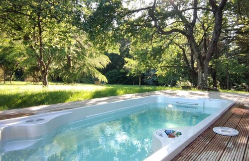 Saint-Christophe-sur-Conde House | Normandy property, heated swim spa/jacuzzi, 2 hectares, 10 people