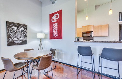 Norman House | Norman Retreat: 1 Mi to The University of Oklahoma