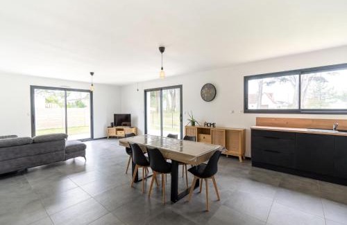 Saint-Germain-sur-Ay House | Normandy Beach Retreat
