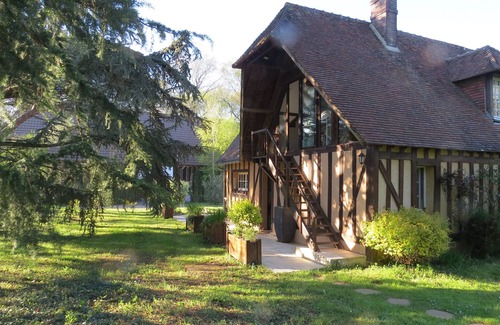 Buis-sur-Damville House | Normandy vacation home with swimming pool 12km from Verneuil sur avre