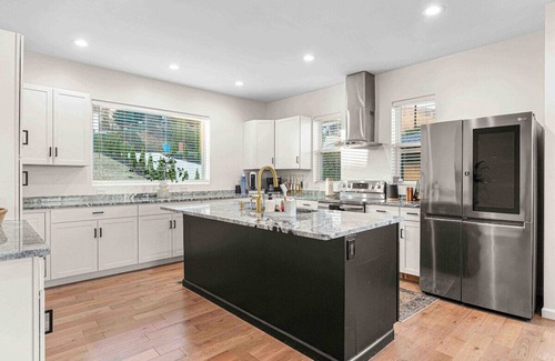 Asheville House | Norm’s Peak · Million Dollar VIEWS Amenities & Entertainment