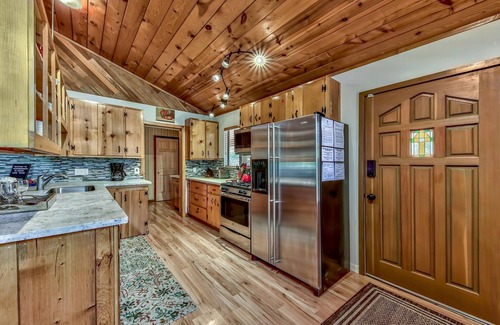 North Upper Truckee House | Normuk Mountaintop 2BR, 2BA -Pets OK