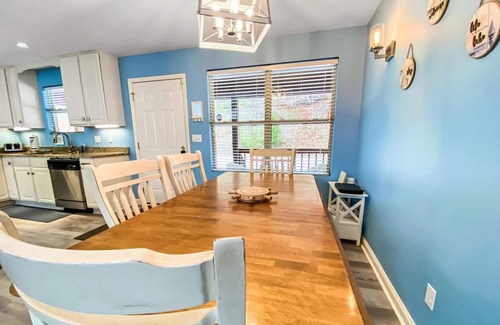 Lakeside Estates House | Norris Lake Luxury 8BR, Private 2-Story Dock, Waterslide, Hot Tub, Sleeps 28!