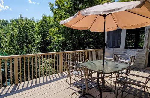 La Follette House | Norris Lake Retreat