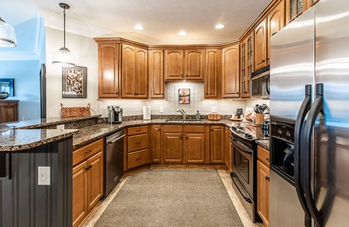 Andersonville Condo | NORRIS LAKE'S Lakeside Haven at Yacht Club Condos - Pool, Hot Tub, Marina