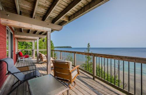 Lion's Head House | Norse Nook Waterfront W Hot Tub & Sauna