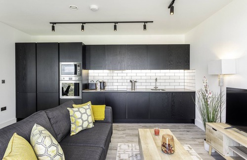 East Acton Apartment | North Acton VI - 1Bed + Sofa Bed + Balcony