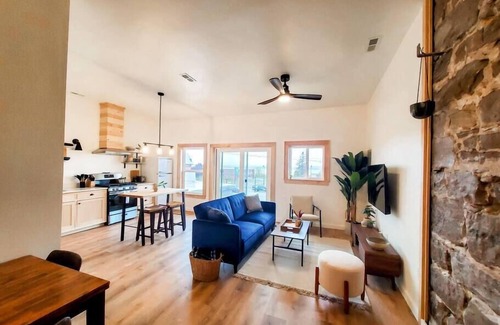 Ashland Apartment | North Apartment with Lake Superior Views