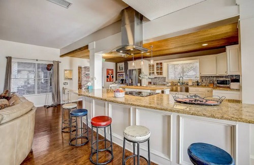 Cedar Park House | North Austin Gem! The Way a Vacation Rental is Supposed to Be. Great Vibes!