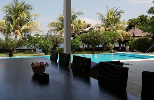 Kalisada Villa | North Bali Beachfront Villa. 10 guests.
