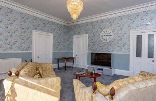 Lybster House | North Bank House