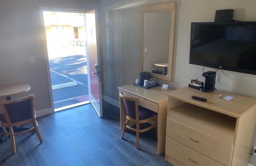 North Junior College Neighborhood Association Hotel | North Bay Inn Santa Rosa
