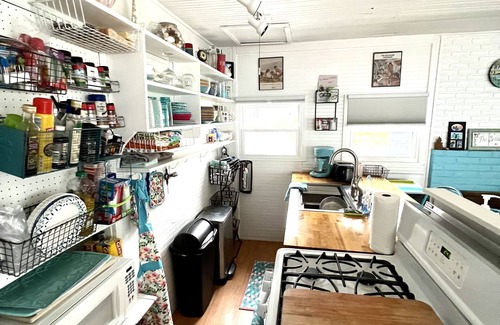 South Haven Cottage | NORTH BEACH - 1 Bed/1 Bath Cottage just steps from the beach & amazing sunsets