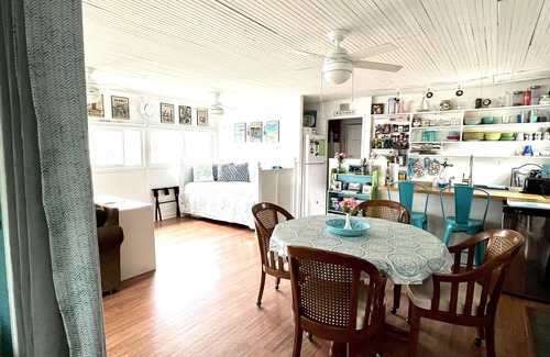 South Haven Cottage | NORTH BEACH - 1 Bed/1 Bath Cottage just steps from the beach & amazing sunsets