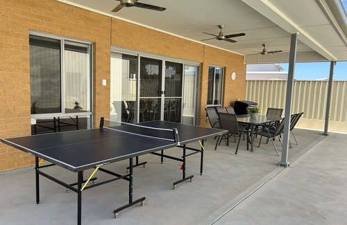 Wallaroo Plain House | 'North Beach Getaway '.New luxury home, perfect for families, 600m walk to beach